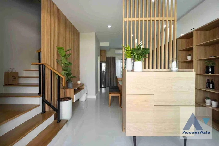 picture 🔼🔽 AccomA 📩 Fully furnished townhouse for rent with homey decor in compound in Krungthep Kreetha, (AA43777) - 2/18