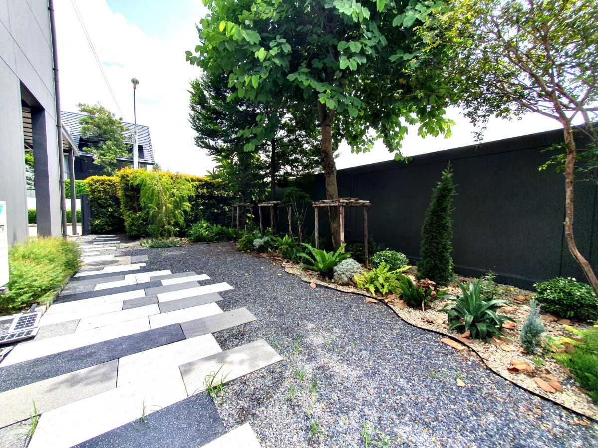 รูป บ้านสวยหลังมุม ตกแต่งครบ หมู่บ้าน โนเบิล เกเบิล วัชรพล ติดสวนของส่วนกลาง ตรงข้าม Clubhouse - รูปที่ 23/24