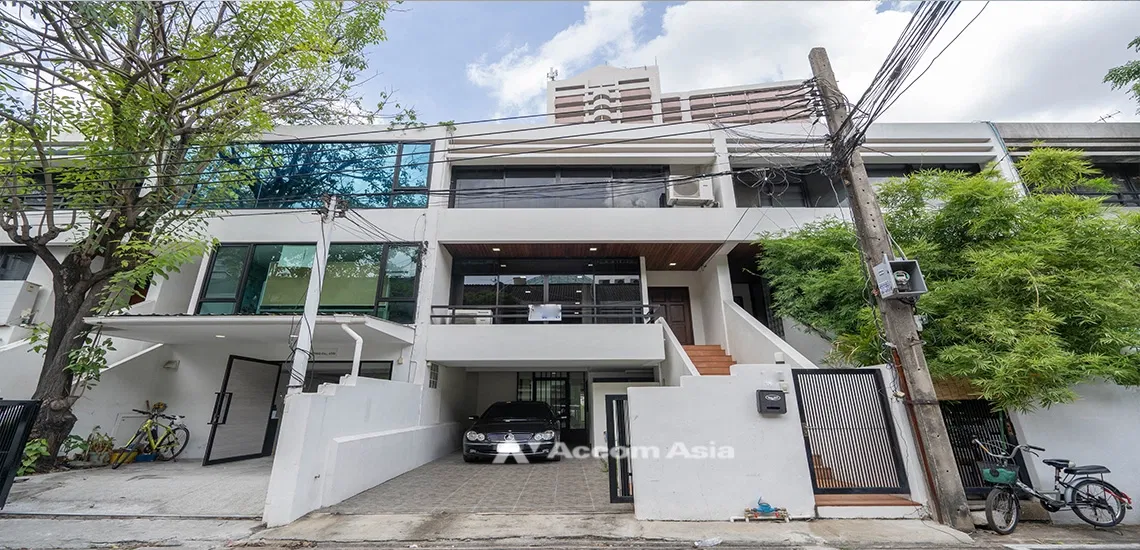 รูป 🔼🔽 AccomA 📩  Classic house with rooftop and stylish interior in Phrom Phong (110107) - รูปที่ 4/20