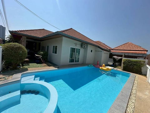Pattaya House with Private Pool in Pattaya Beach Side Thepprasit Road inside a safe and transquil village