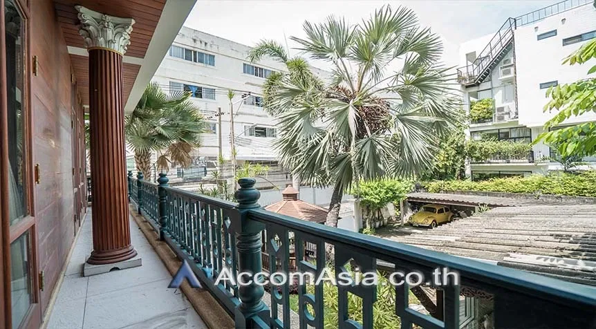 picture 🔼🔽 AccomA 📩 Warm family house with wooden charm in Sukhumvit compound (1720010) - 9/16