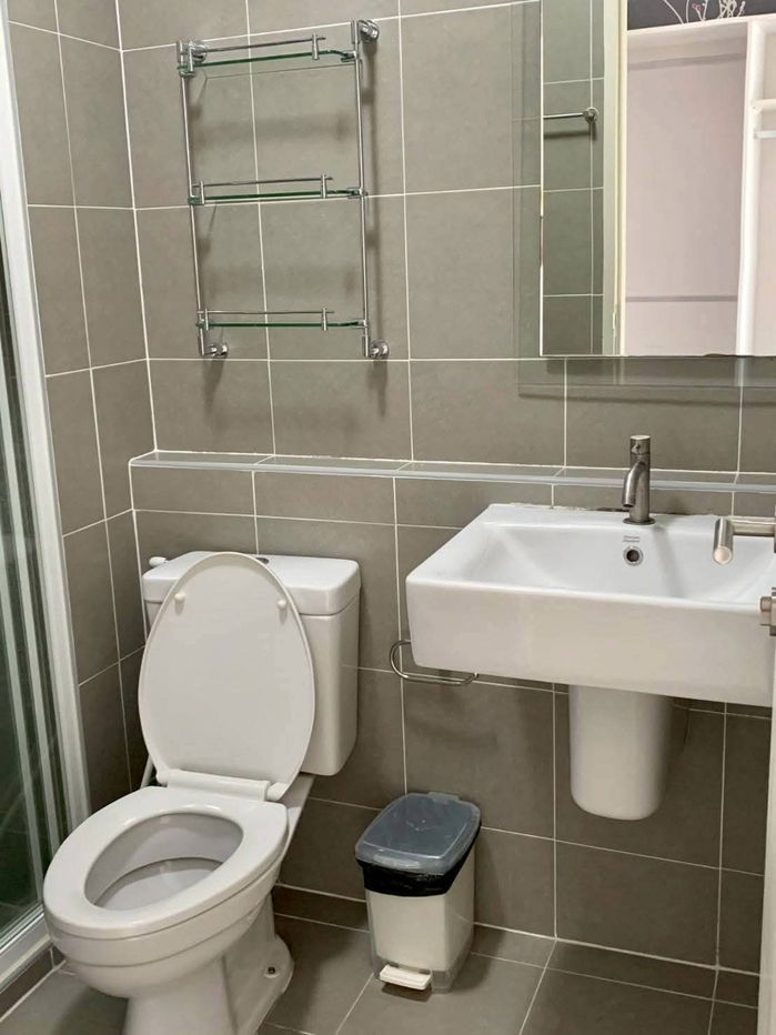 picture For Rent D condo sign 2 bedrooms 5th floor - 11/12