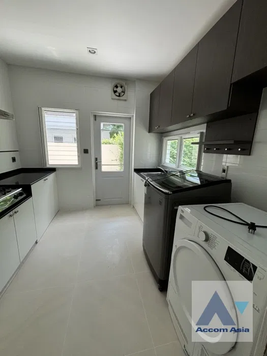 รูป 🔼🔽 AccomA 📩 Sleek Contemporary Home with Double-Height Foyer and Stylish Kitchen  (AA42158) - รูปที่ 11/20