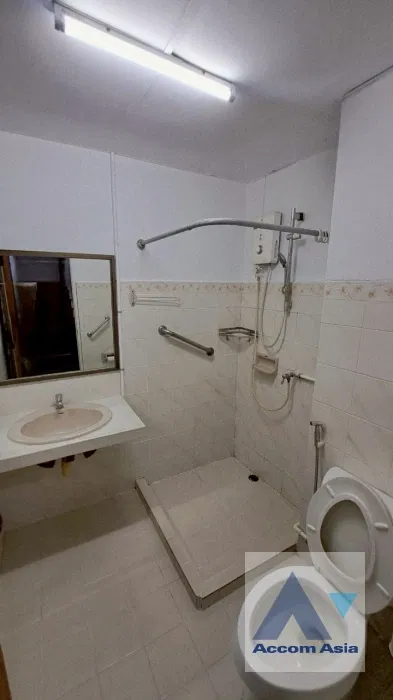 picture 🔼🔽 AccomA 📩 Home Office 5 BR Townhouse in Khlong Ton Nuea (AA44069) - 20/20