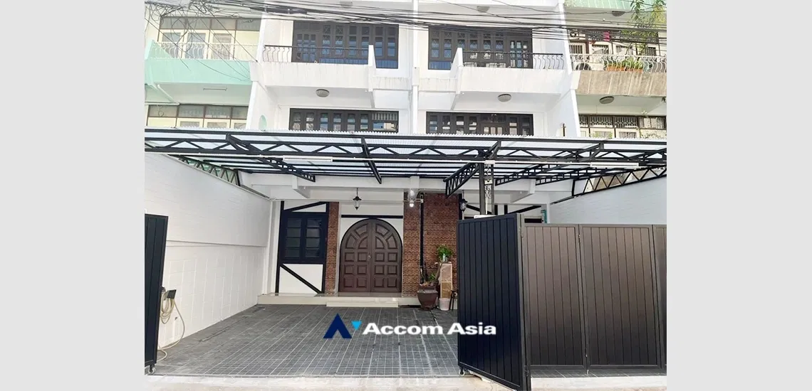 picture 🔼🔽 AccomA 📩 Classic house with wood interior and spiral staircase in Sathorn (AA34027) - 8/8
