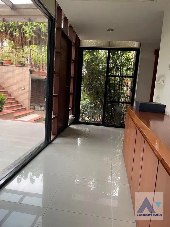 picture 🔼🔽 AccomA 📩 Contemporary Home with Full Function & Open Plan (AA35870) - 4/20