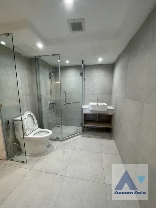 รูป 🔼🔽 AccomA 📩 Simple and airy condo with full-length windows in Sathorn (13002421) - รูปที่ 12/14