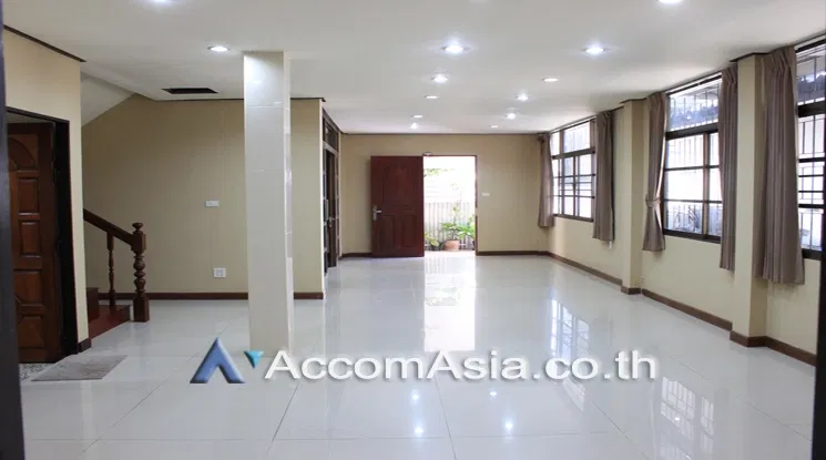 picture 🔼🔽 AccomA 📩 Home Office 4 BR House in Khlong Ton Nuea (13000877) - 2/11
