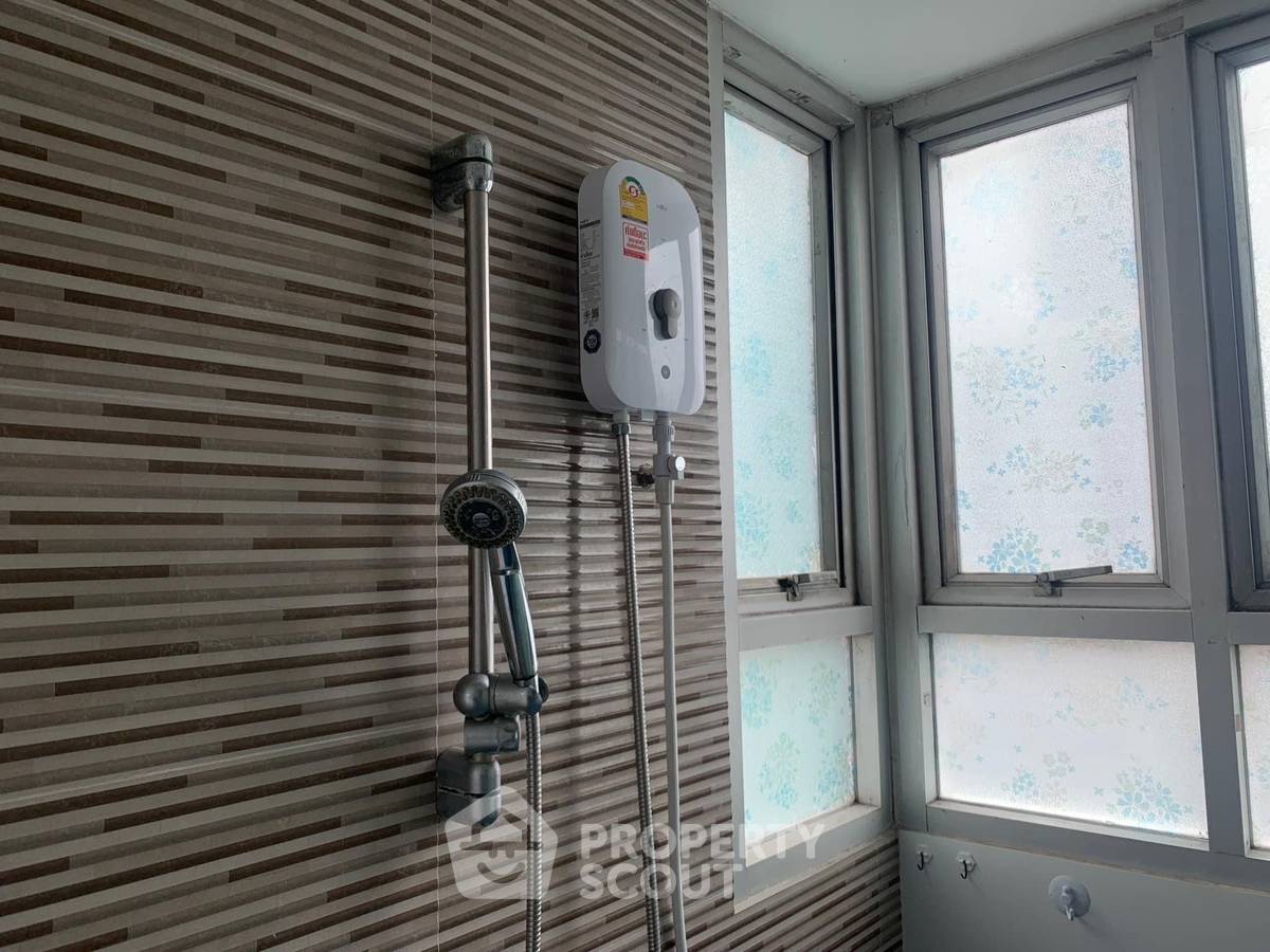 picture 2-BR Condo at Baan Pathumwan Condominium near BTS Ratchathewi (ID 1697237) - 7/12