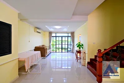 เช่าทาวน์โฮม MRT สุขุมวิท : 🔼🔽 AccomA 📩  3 BR Townhouse @Chicha Castle (AA38960)