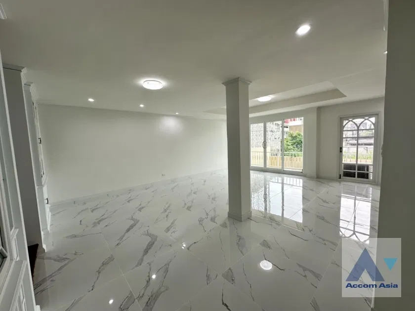 รูป 🔼🔽 AccomA 📩  4 BR Townhouse @Yenakart Residence (AA43570) - รูปที่ 8/20