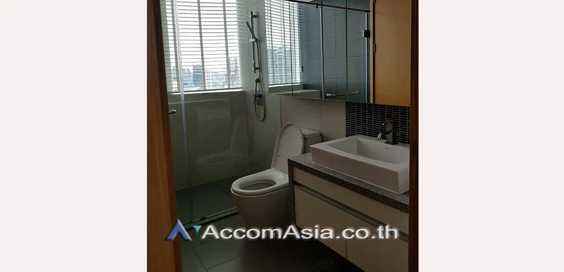 picture 🔼🔽 AccomA 📩 Modern condo with pool view and soft white interiors (1514268) - 10/14