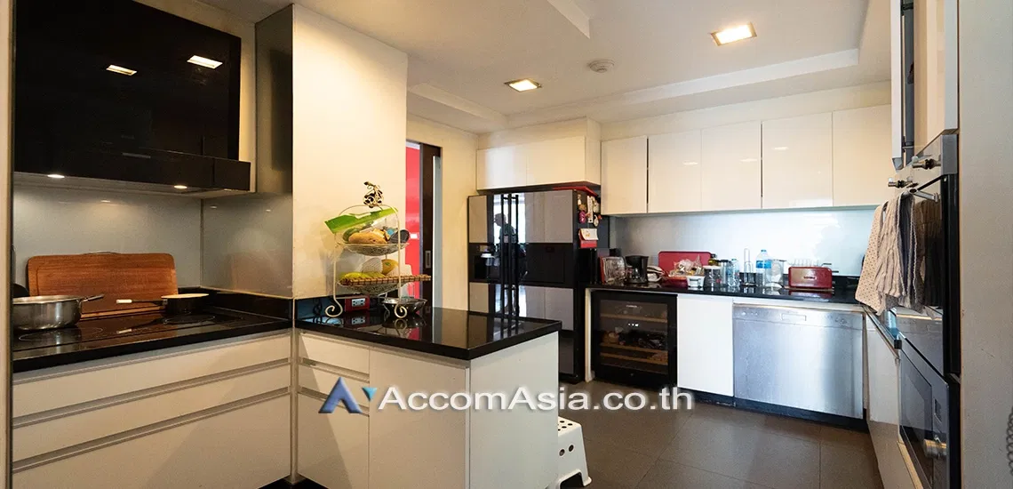 picture 🔼🔽 AccomA 📩  Stylish condominium with skyline view and bold interiors in Thong Lo (AA31037) - 10/18