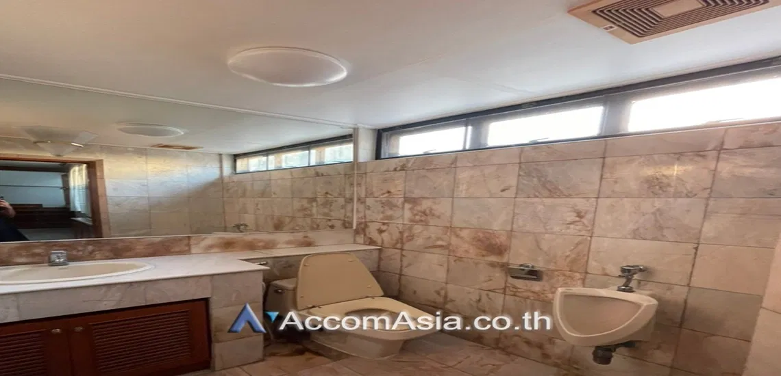 picture 🔼🔽 AccomA 📩 Home Office 3 BR House in Khlong Toei Nuea (AA18538) - 19/19