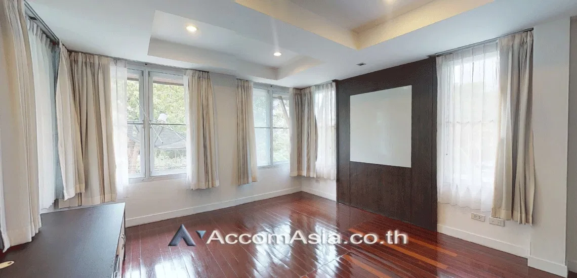 picture 🔼🔽 AccomA 📩  4 BR House @ (1916878) - 10/19