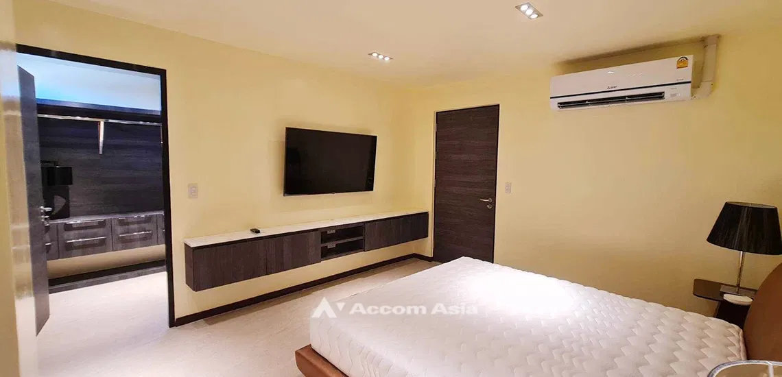 picture 🔼🔽 AccomA 📩 Penthouse Condominium 1 - 10/18