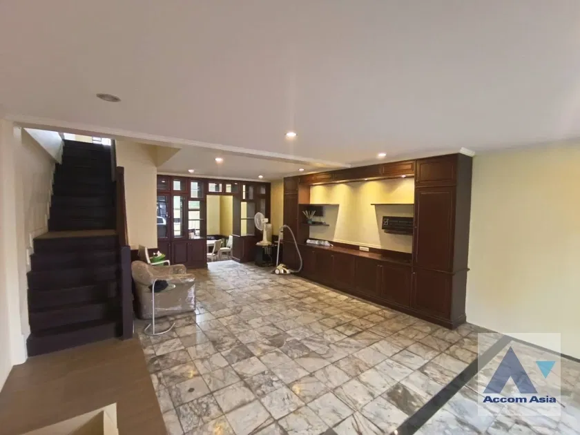 รูป 🔼🔽 AccomA 📩 Simple townhouse for rent in Sukhumvit (AA11183) - รูปที่ 2/20