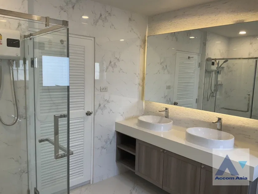 picture 🔼🔽 AccomA 📩  Newly renovated townhouse perfect for big family in Ekkamai, Sukhumvit (AA18461) - 14/19