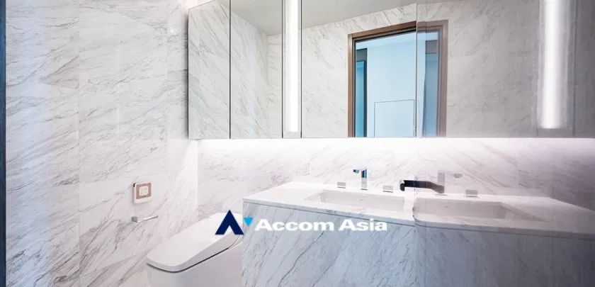 picture 🔼🔽 AccomA 📩 Chic condominium with warm finishes and skyline view (AA33301) - 16/18