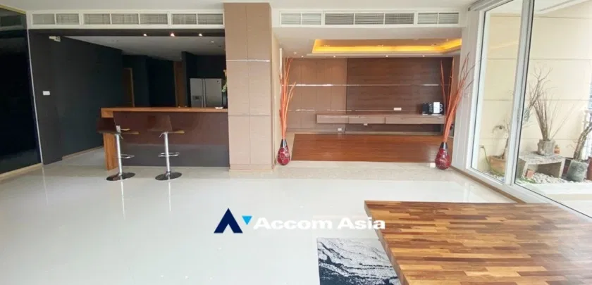 รูป 🔼🔽 AccomA 📩  Well-lit condominium with wood accents and panoramic windows in Sathorn (AA19577) - รูปที่ 2/18
