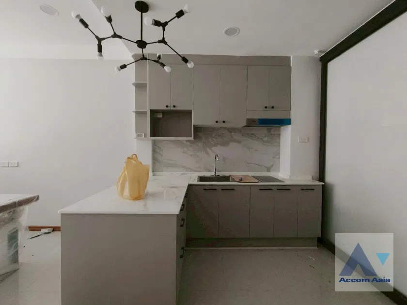 รูป 🔼🔽 AccomA 📩 Modern renovated townhouse in the heart of Ekkamai (AA42420) - รูปที่ 6/20