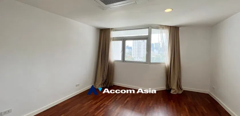 picture 🔼🔽 AccomA 📩 City view condominium with spacious layout and wood accents (25483) - 15/20