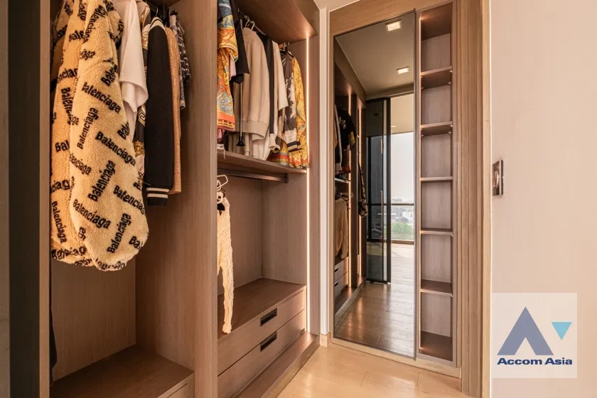 picture 🔼🔽 AccomA 📩 Stylish condominium with bold interiors and modern comforts (AA39282) - 8/14