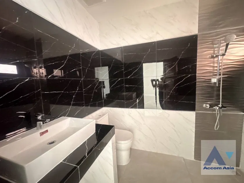 รูป 🔼🔽 AccomA 📩  4 BR Townhouse @ (AA42425) - รูปที่ 14/16