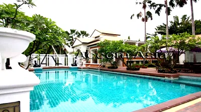 Houses for rent Srinagarindra Road : 🔼🔽 AccomA 📩  3 BR House @Peaceful compound (AA18434)