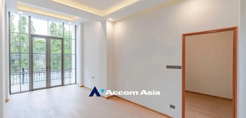 รูป 🔼🔽 AccomA 📩  3 BR Townhouse in Khlong Ton Nuea (AA32463) - รูปที่ 17/20