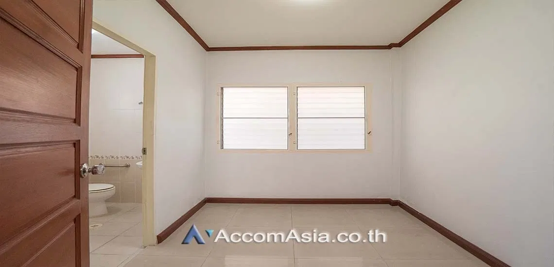 รูป 🔼🔽 AccomA 📩 Traditional detached house with ample space in Sukhumvit (1718960) - รูปที่ 10/13