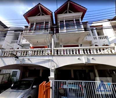 ทาวน์โฮม เขตสาทร : 🔼🔽 AccomA 📩 Home Office 3 BR Townhouse in Thung Wat Don (AA36393)