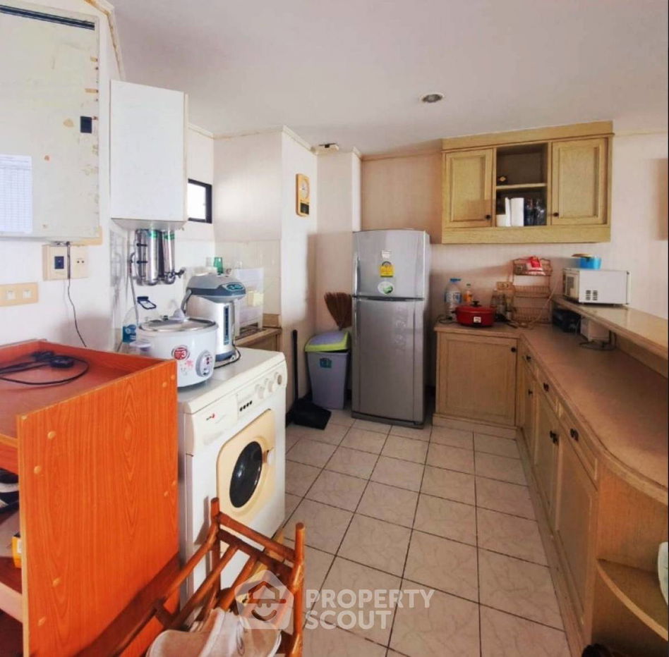 picture 2-BR Condo at Cha-Am Grand Condotel close to Cha-Am Beach (ID 2284713) - 3/9