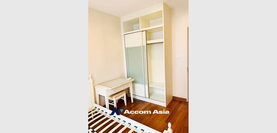 picture 🔼🔽 AccomA 📩 Ivy Sathorn - 8/14