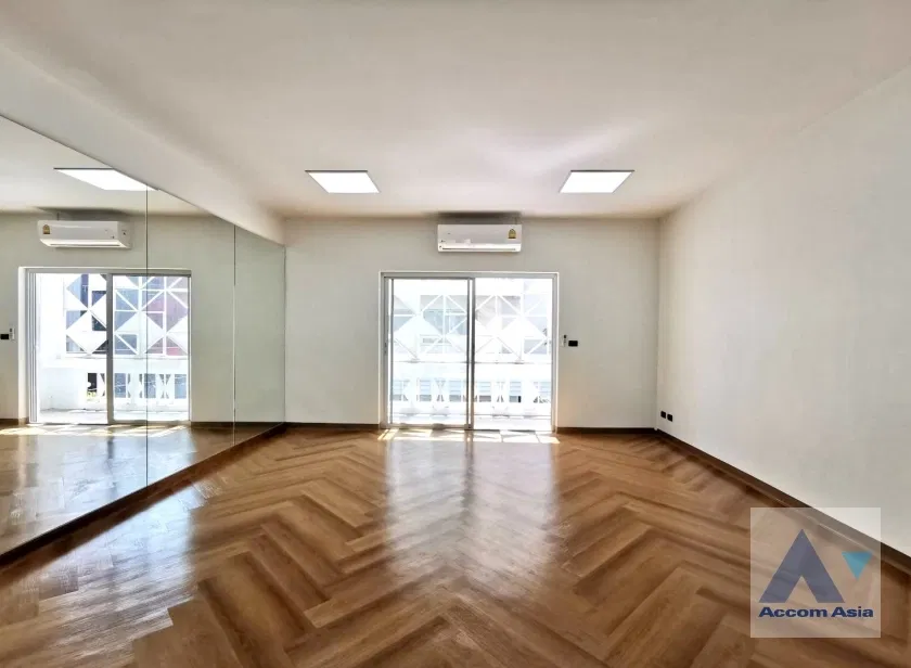 picture 🔼🔽 AccomA 📩  5 BR Townhouse @Park Avenue (AA18595) - 2/10
