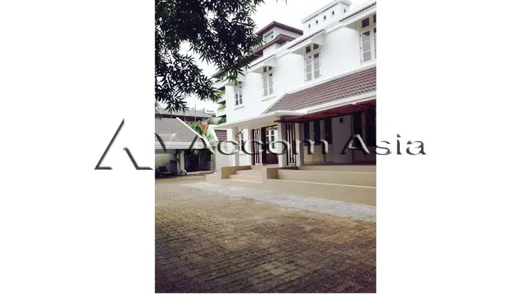 รูป 🔼🔽 AccomA 📩 Private tropical house with pool and lush garden in the Sathorn area (13001750) - รูปที่ 13/13