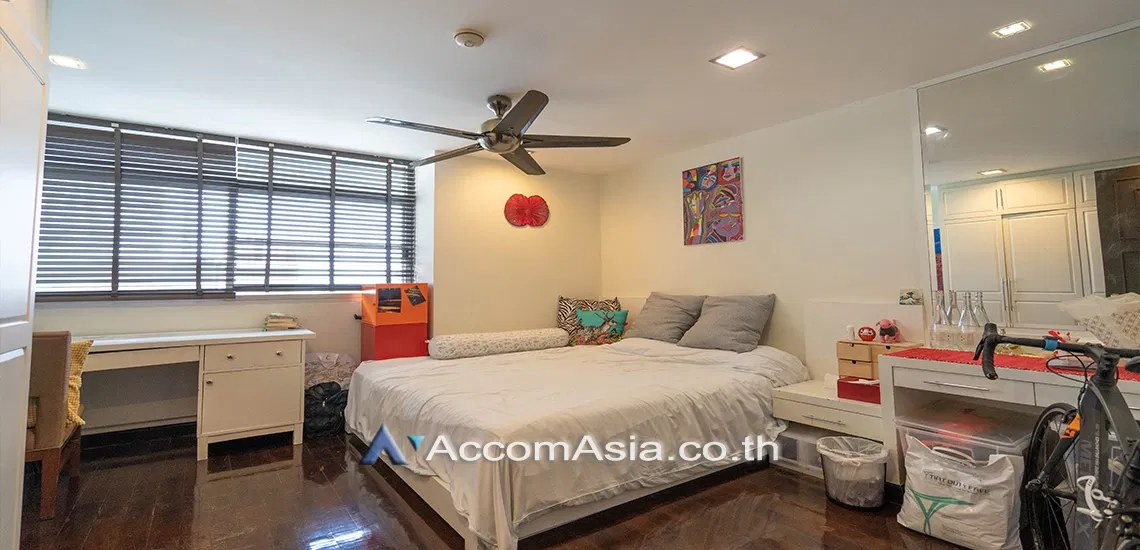 picture 🔼🔽 AccomA 📩  Stylish condominium with skyline view and bold interiors in Thong Lo (AA31037) - 13/18