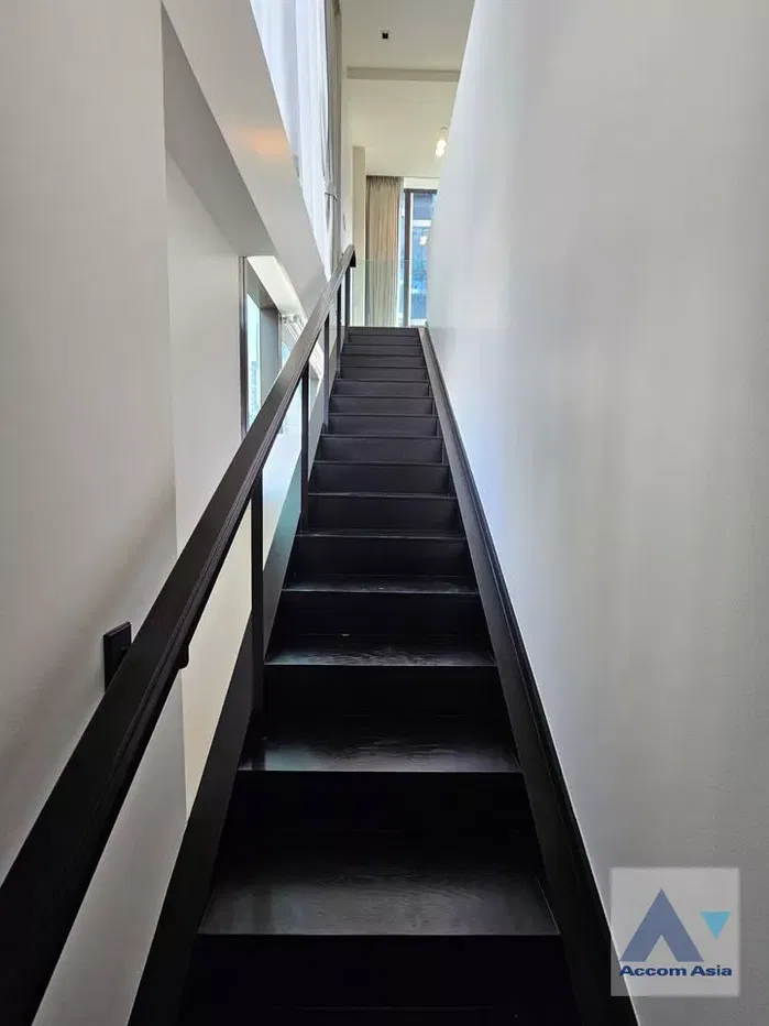 รูป 🔼🔽 AccomA 📩 Duplex Condo,Fully Furnished 1 BR Condominium @28 Chidlom (AA40099) - รูปที่ 12/19