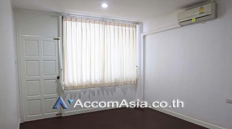 picture 🔼🔽 AccomA 📩 Home Office 4 BR Townhouse in Khlong Toei Nuea (AA18310) - 9/17