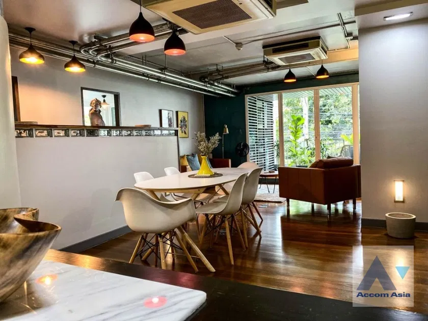 picture 🔼🔽 AccomA 📩  Modern home with bright blue interiors at Urbana Sukhumvit 15 (AA39741) - 5/20