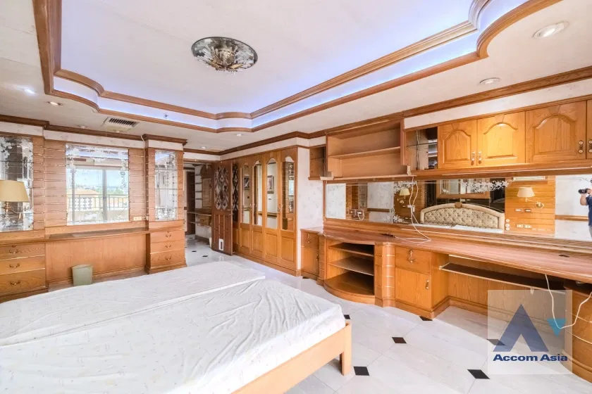 รูป 🔼🔽 AccomA 📩 Grand condo with chandelier dining and luxury marble finish (AA40769) - รูปที่ 10/20