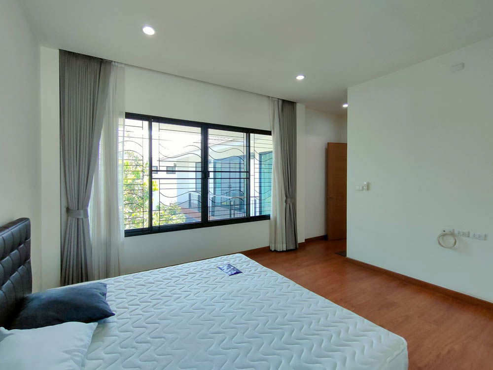 picture Modern-Style 4-Bedroom House with Bathtub, Just 10 Minutes to Chiang Mai Airport - 45/50