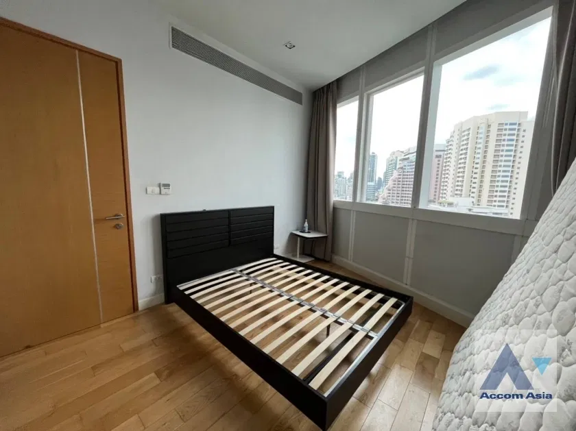 รูป 🔼🔽 AccomA 📩 Modern warm-toned condo with open layout and natural light (AA21763) - รูปที่ 10/13