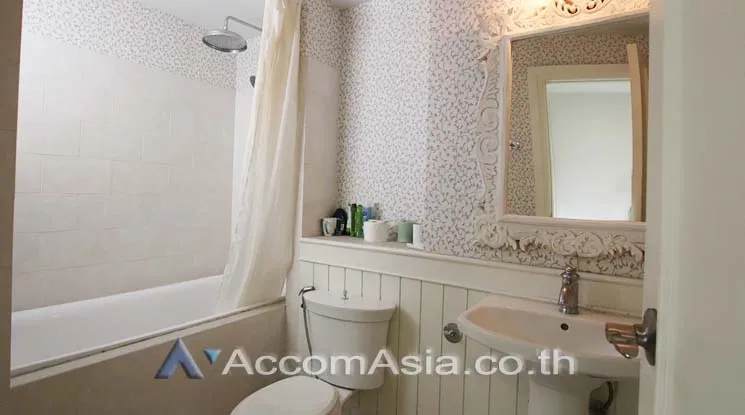 picture 🔼🔽 AccomA 📩 Bright condo with charming wood finishes at Tristan Condominium (AA14639) - 12/12