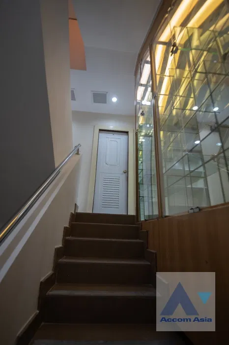 รูป 🔼🔽 AccomA 📩 Furnished home designed for home office use in Phra Khanong (AA42943) - รูปที่ 10/20