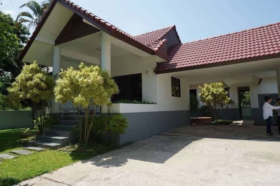 รูป ขายด่วน!!! บ้านพร้อมที่ดิน เนื้อที่ 196 ตร.ว. จ.เชียงใหม่ ใกล้สนามบิน T.0946511456 - รูปที่ 2/17