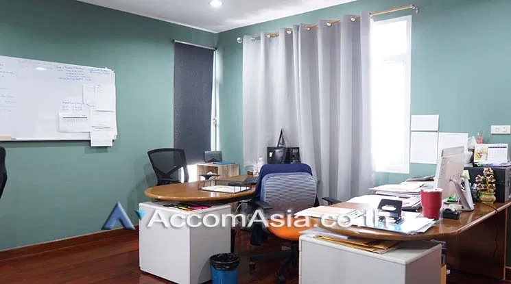 picture 🔼🔽 AccomA 📩 Private Swimming Pool 4 BR House in Khlong Ton Nuea (AA25848) - 16/20