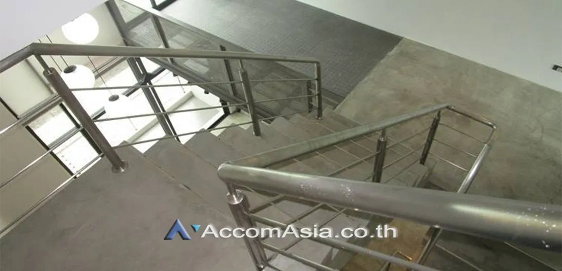 picture 🔼🔽 AccomA 📩 Home Office 3 BR Townhouse in Khlong Ton Nuea (AA11213) - 4/10