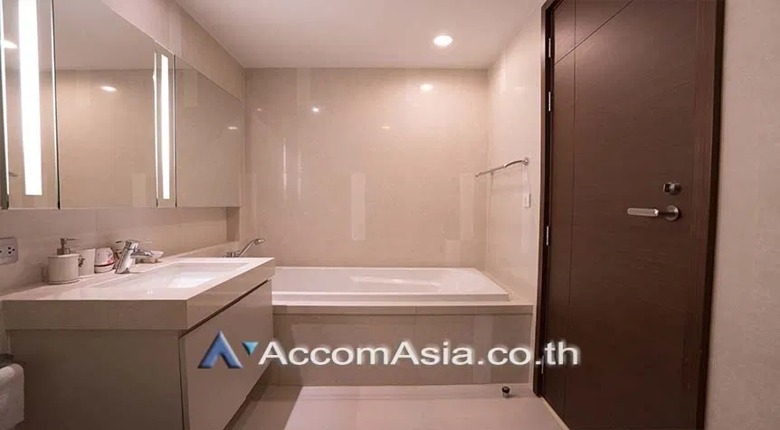 picture 🔼🔽 AccomA 📩 Modern white-tone condo with city balcony in Sukhumvit at Quattro Thonglor (13000592) - 10/10