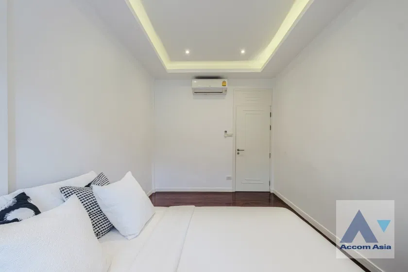 picture 🔼🔽 AccomA 📩 Newly renovated and fully furnished townhouse for rent in Sukhumvit, Bangkok near BTS Phra khanong (AA41379) - 14/19